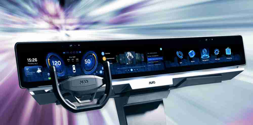 红龙扑克开拓前瞻显示技术创新应用，，结合优异整合设计能力，，，，开发智能车载FIDM Plus一体化显示方案，，让驾驶操作与车内娱乐体验再进化