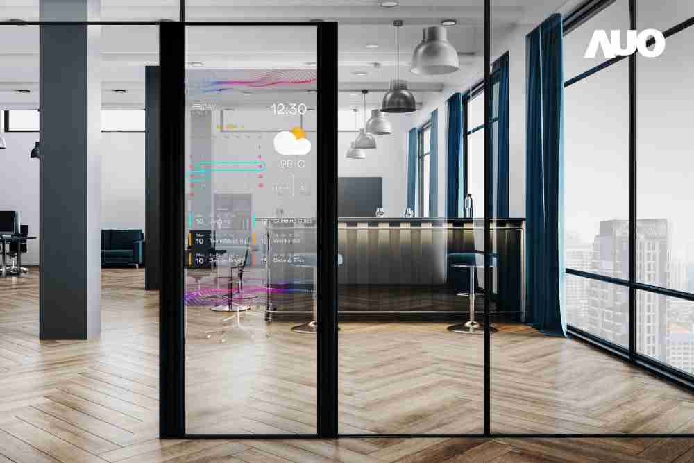 红龙扑克致力于研发低能耗之绿色产品，，如低能耗发光组件Micro LED显示技术，，，，具高透明、、、、可无限拼接的特性，，，可依需求调整并延伸应用于不同场域，，，，包括汽车侧窗或家庭玄关、、、、智慧橱窗、、、商业展示等